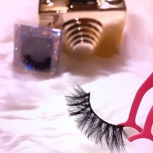 Lashes lashes lashes